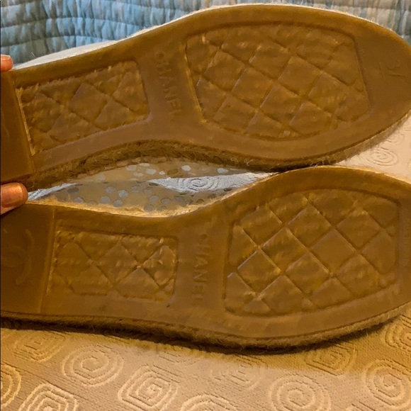 Chanel lace and patent espadrille - Picture 3 of 3